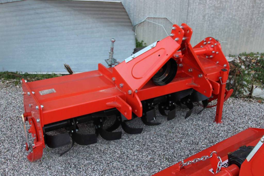 Zappatrici serie pesante 135 -180 cm per trattori 30 -70 cv